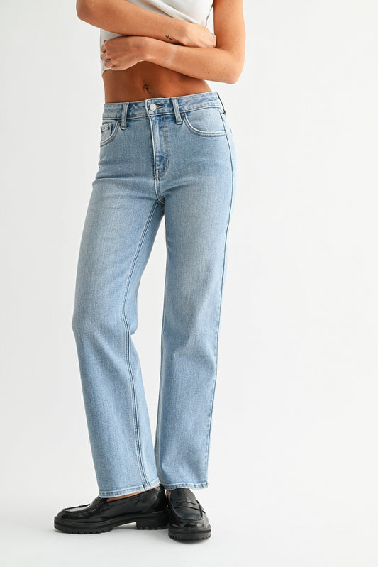 Mallory Mid Rise Straight Leg Jeans Light Wash