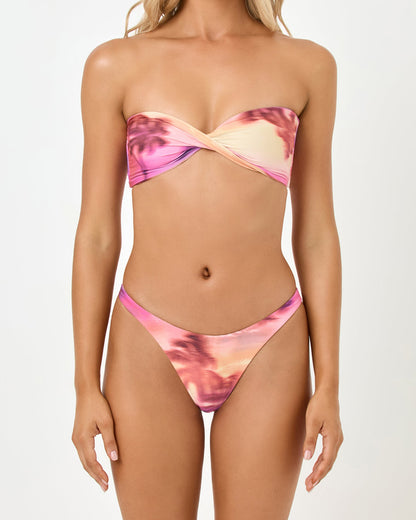 Damian Bikini Bottom - Island Hopper