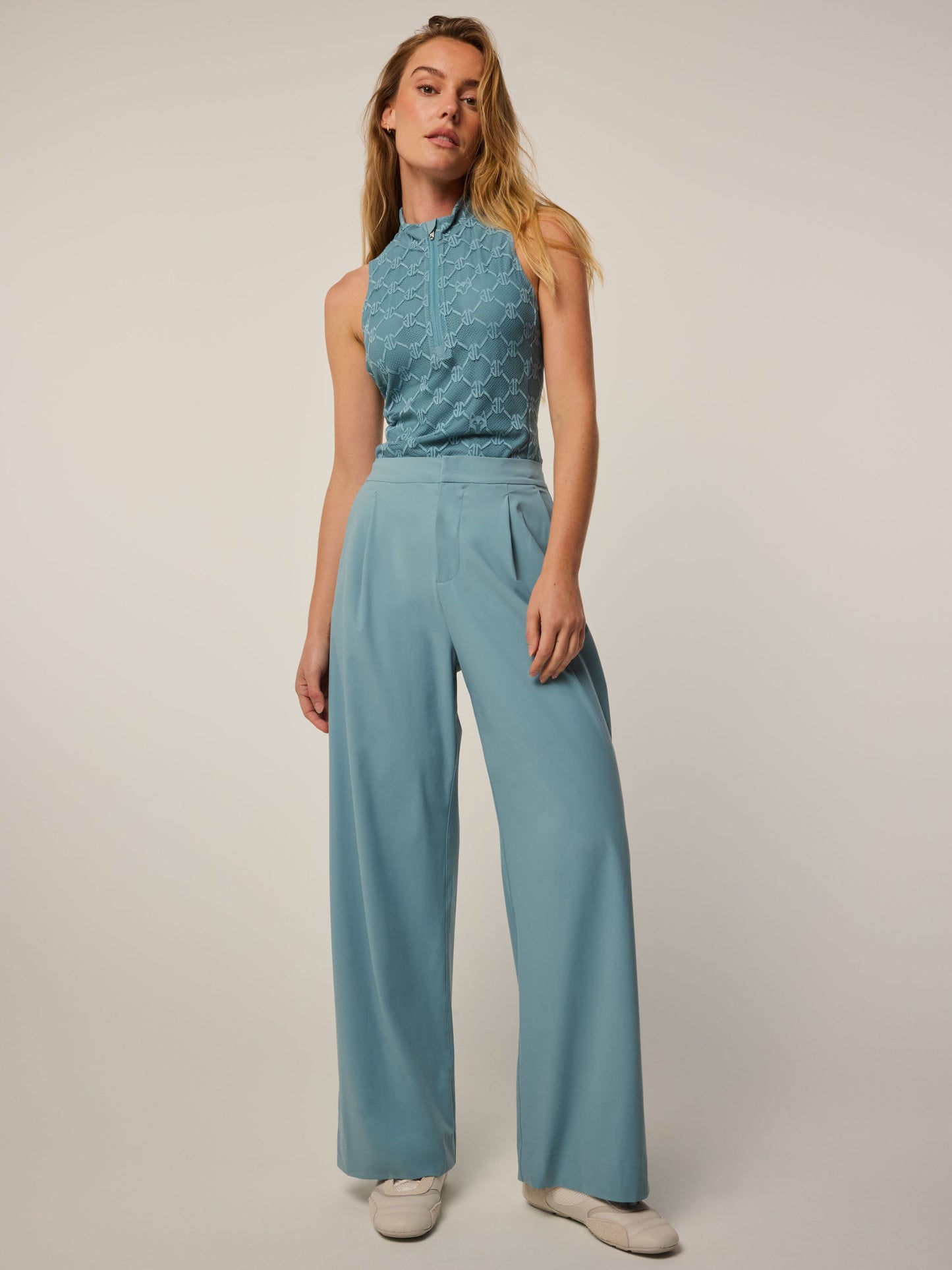 29.5" Phoenix Wide Leg Pleated Trouser