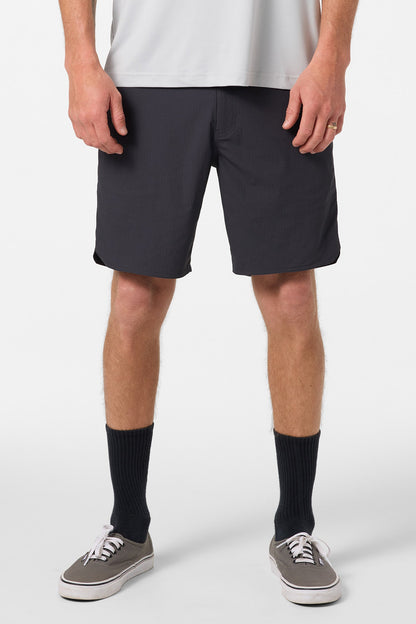 TRVLR Halfback 18" Hybrid Shorts